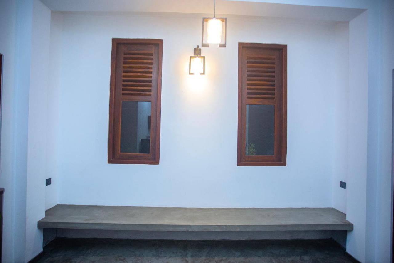 The Shades Galle Extérieur photo